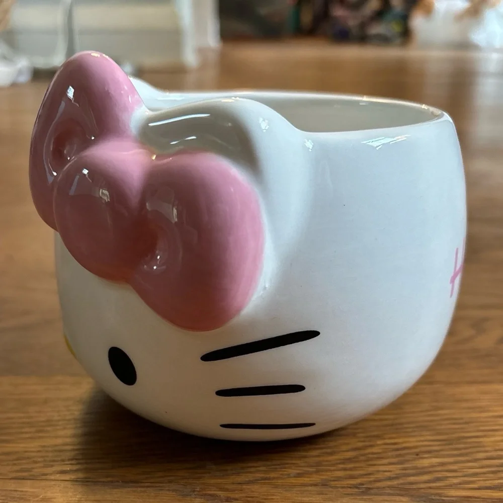 Sanrio Hello Kitty Face Pink Bow Ceramic Mug 20‎ oz. Original 3D Sculpted Design
